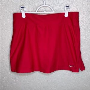 NIKE DRI FIT HOT PINK TENNIS SKORT SIZE 4-6 (S)